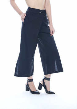 Wide Bottom Cropped Trousers in Black